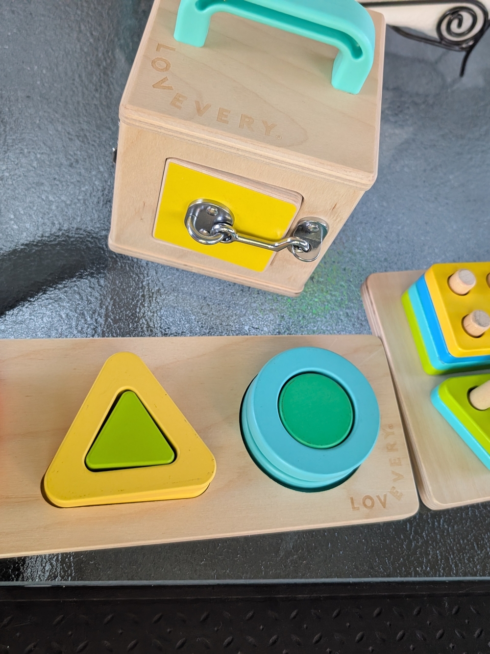 Wooden Shape Sorting Playset in Yellow & Teal by Lovery